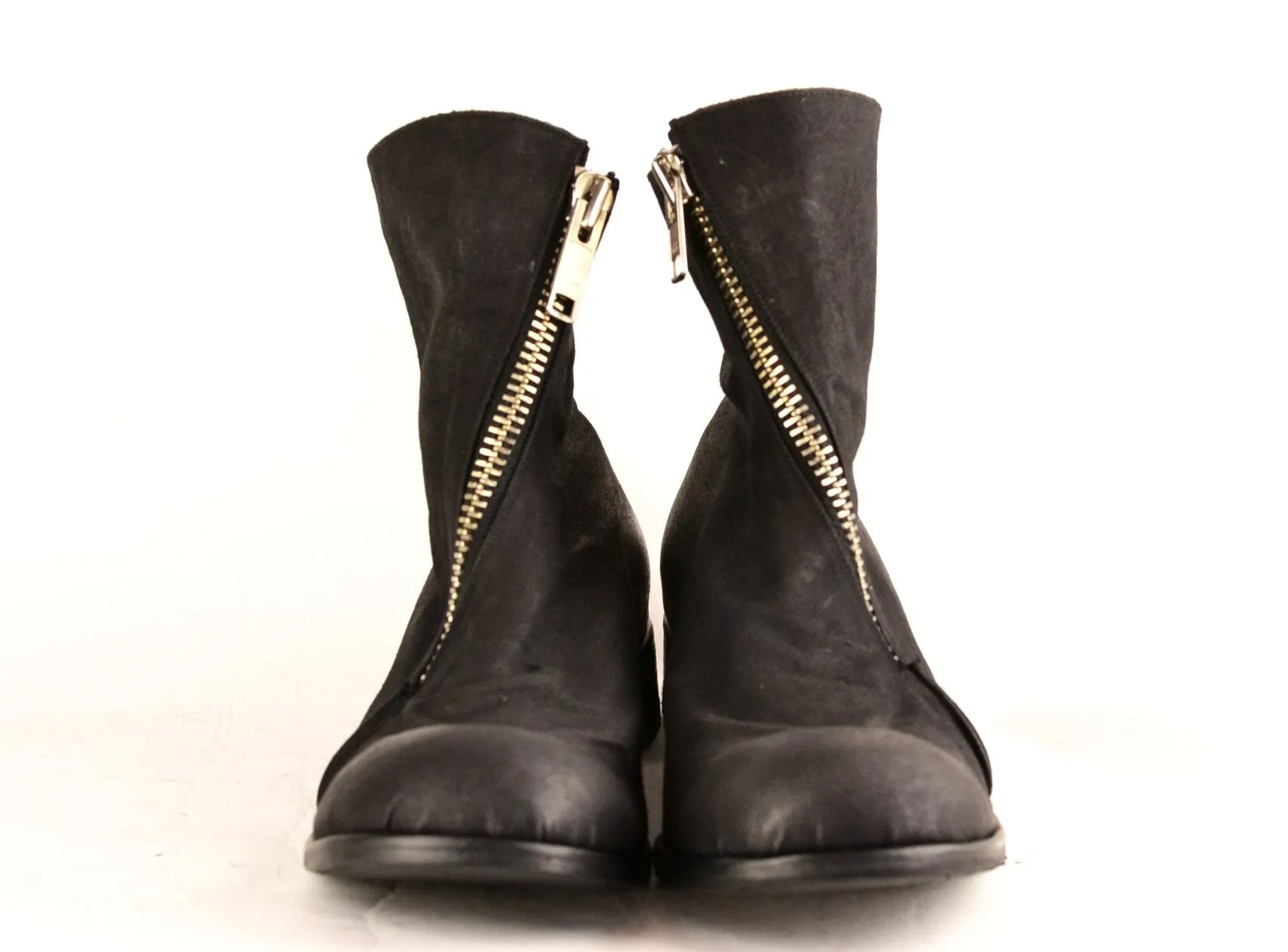 Spiral Zip Boot  | black canvas