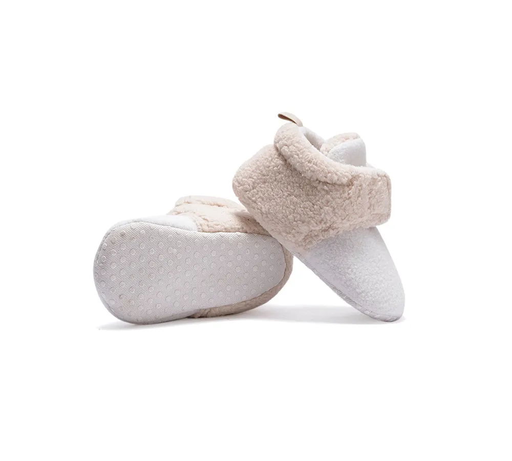 UGG AUSTRALIAN SHEPHERD Baby Booties Gift Set with Shearling Bear Beanie and Scarf