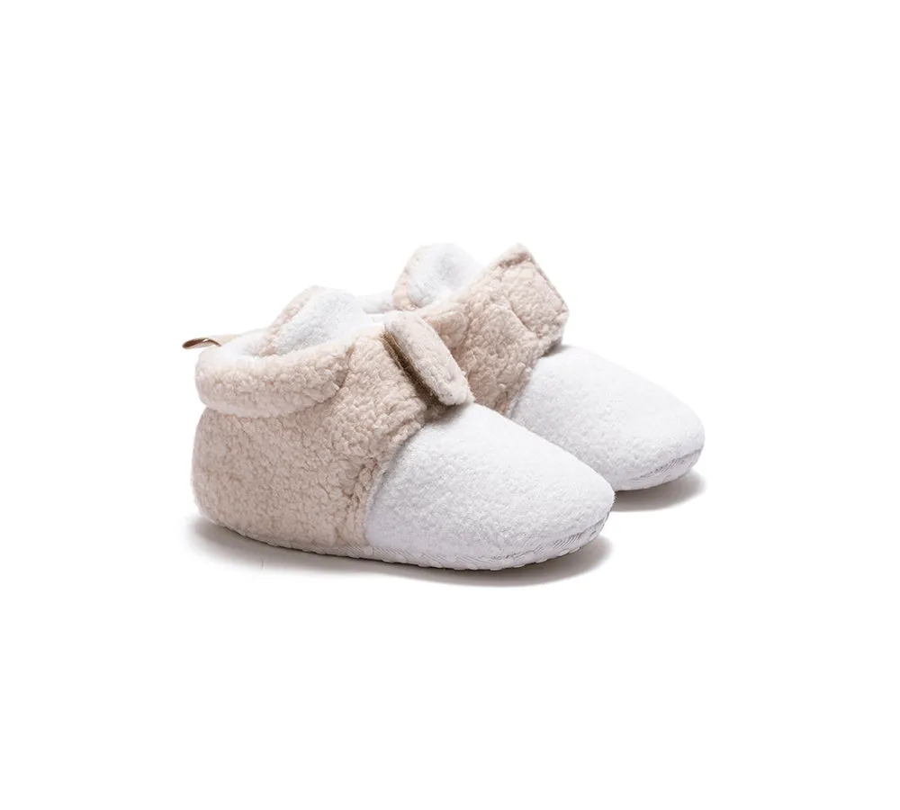 UGG AUSTRALIAN SHEPHERD Baby Booties Gift Set with Shearling Bear Beanie and Scarf